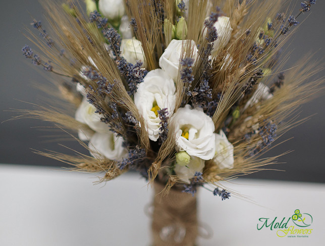 Букет невесты из колосков пшеницы, эустомы и лаванды Фото